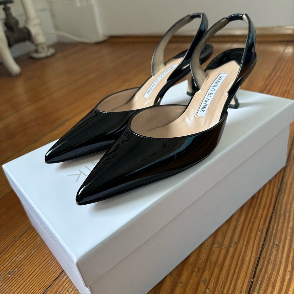 Manolo Blahnik Carolynn Heels in Black Patent Leather - Size 7 - Picture 2 of 7